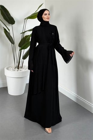 Sarah Yandan Tokalı Elbise Siyah