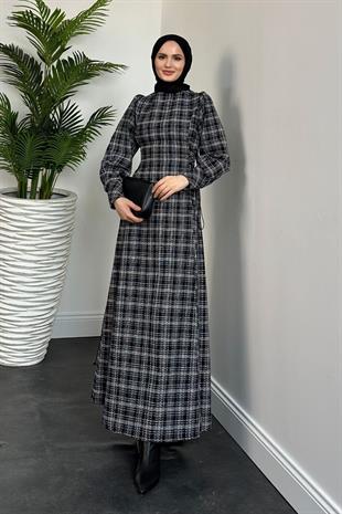 Saura Yanları Büzgülü Elbise Siyah