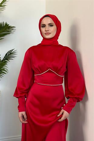 Susen Beli Üçgen Taşlı Abiye Kırmızı
