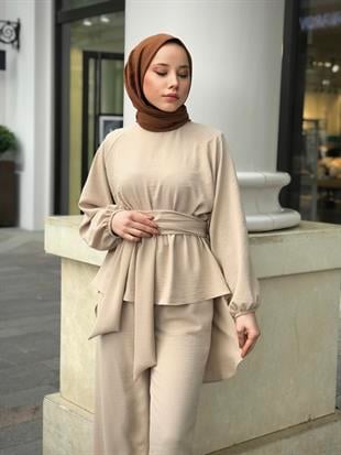 Tuniği Kuşaklı Dolamalı Pantolonlu Takım Bej
