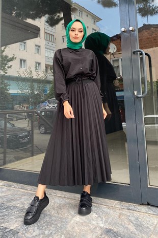 Üstü Büzgülü Eteği Pileli Takım Siyah