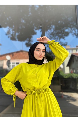 Üstü Büzgülü Eteği Pileli Takım Yağ Yeşili