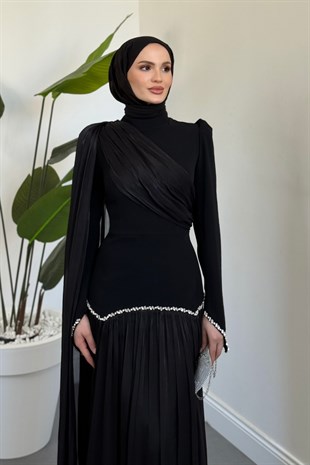 Valeska Yandan Pelerinli  Abiye Siyah