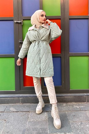 Yakası Kürklü Kapütone Mont Mint