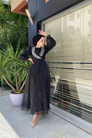 Yakası Taş İşlemeli Organze Abiye Siyah