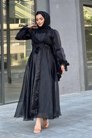 Yakası ve Kolu Dantelli Tül Abiye Siyah