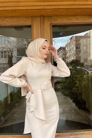 Yanı Fırfırlı Kemerli Krep Elbise Bej
