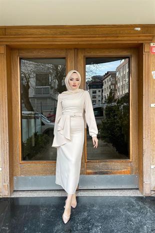 Yanı Fırfırlı Kemerli Krep Elbise Bej