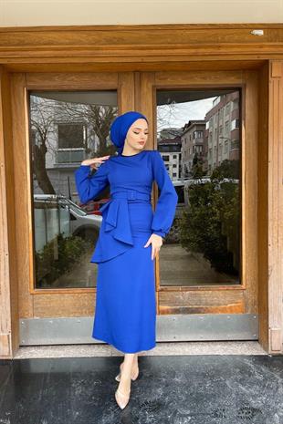 Yanı Fırfırlı Kemerli Krep Elbise Saks