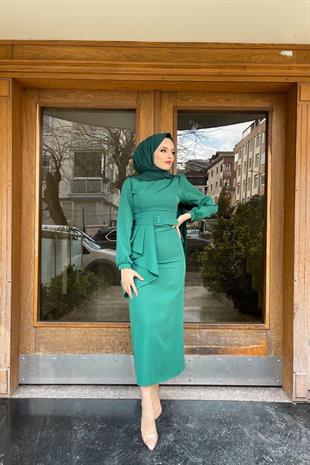 Yanı Fırfırlı Kemerli Krep Elbise Yeşil