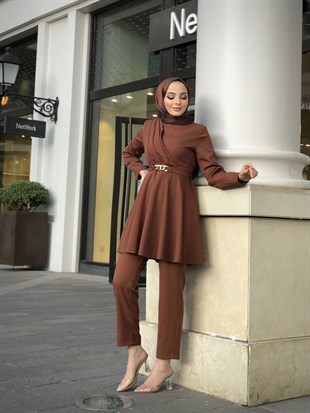 Zincir Kemerli Drapeli Takım Kahverengi