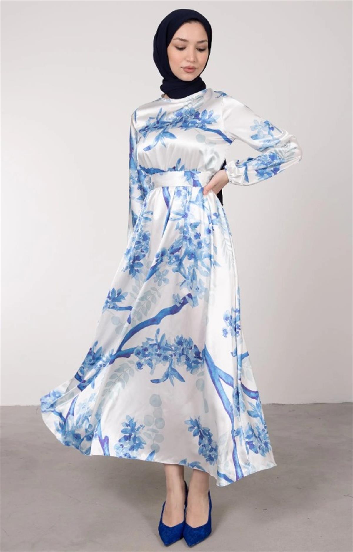 Çiçek Desenli Saten Tesettür Elbise Mavi – Merven Akyüz | Tesettür Giyim