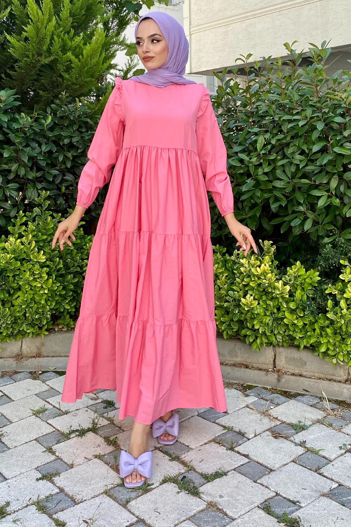 Kolu Fırfırlı Poplin Tesettür Elbise Pembe | Merven Akyüz | Tesettür Modası