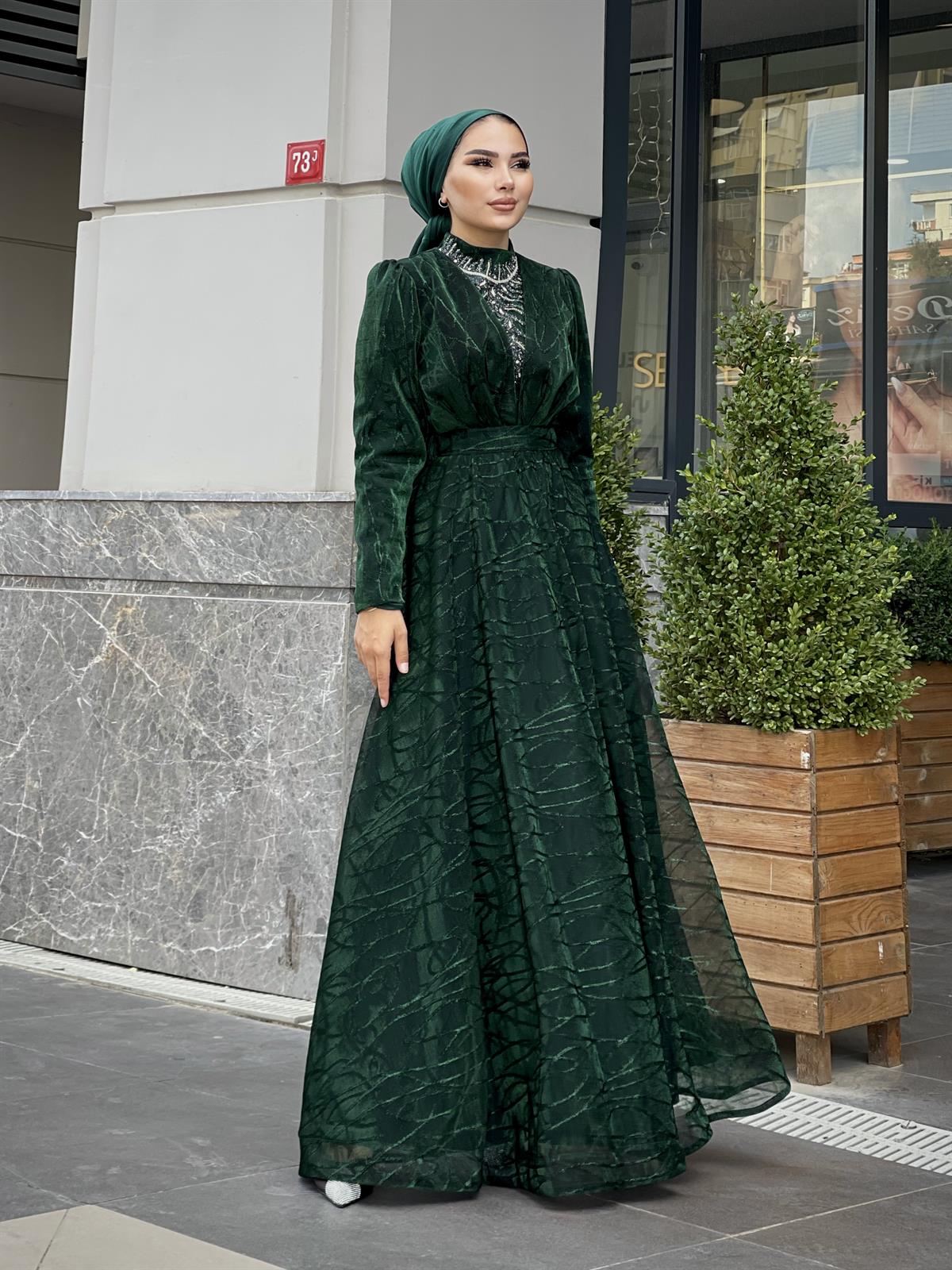 Şahmaran Önü Taşlı Abiye Zümrüt