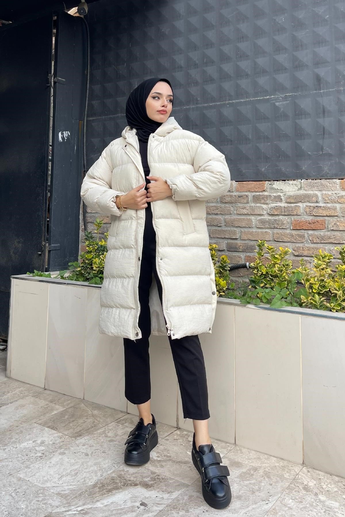 Yanı Çıtçıtlı Mont Ekru