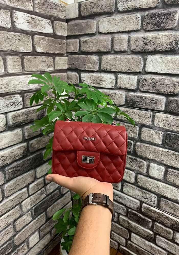 Guard Kırmızı Capitone Baskılı Zincirli Deri Kadın Kol Çantası