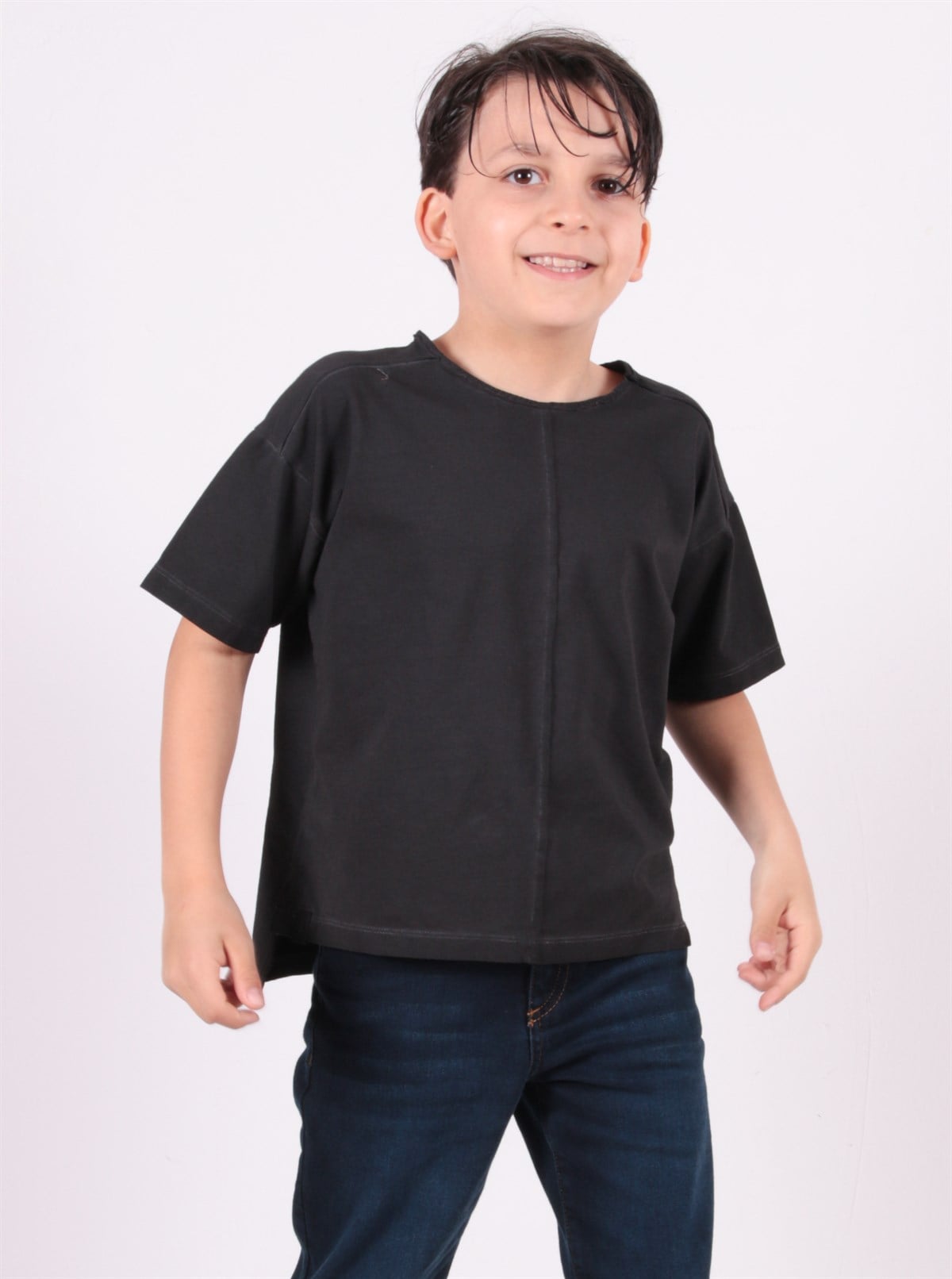 erkek-cocuk-regular-fit-kisa-kol-siyah-db-35f.png
