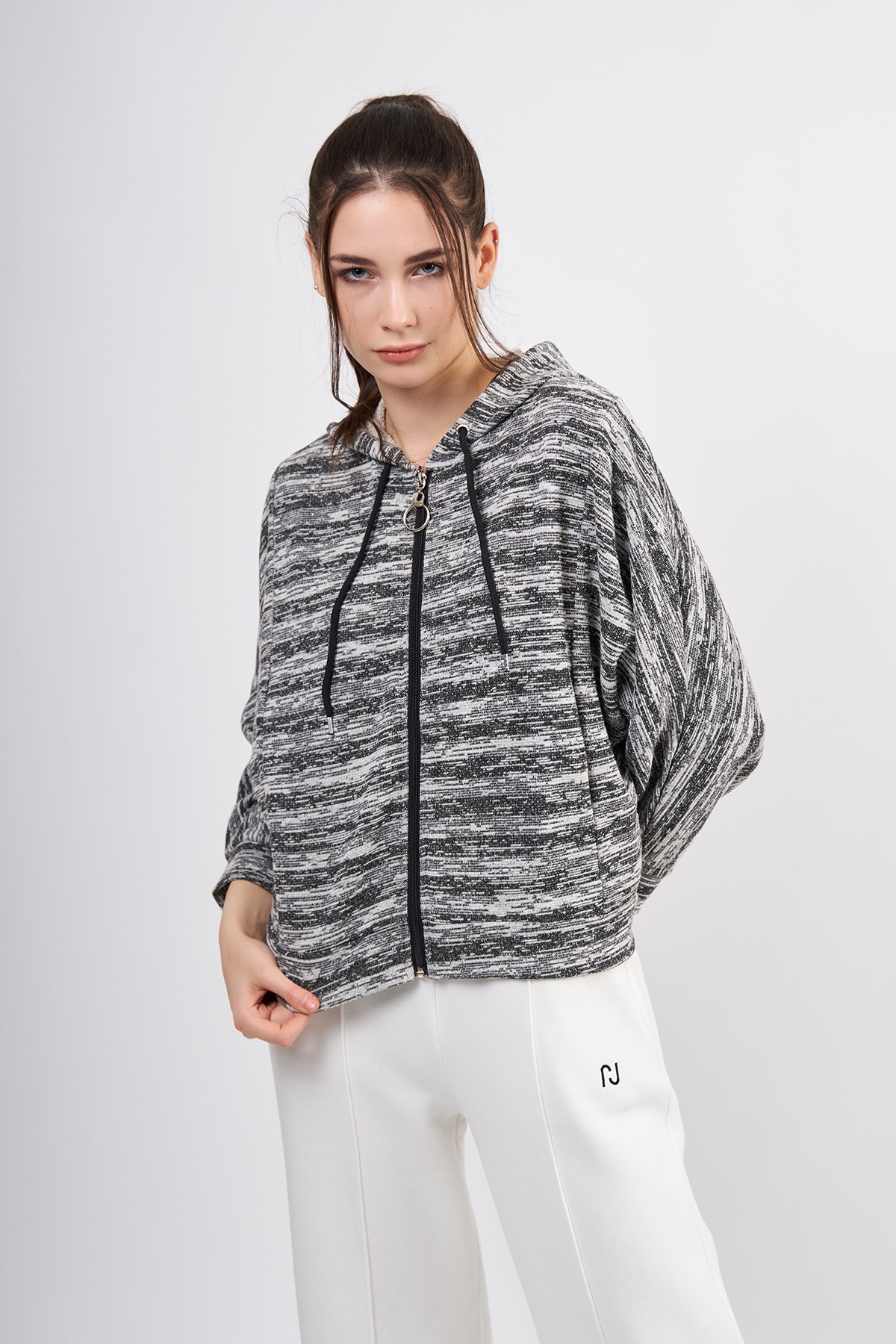 thecatu-tasarim-kadin-kapusonlu-sweats-edba98.jpg