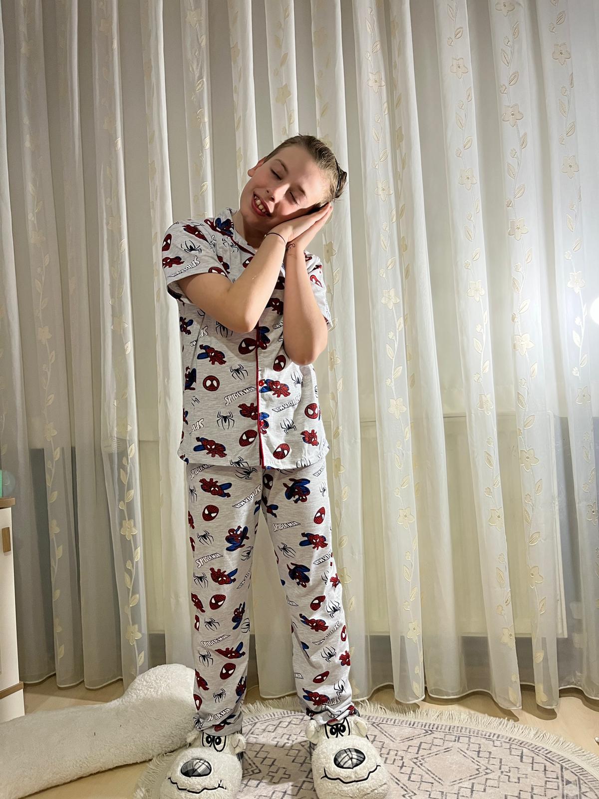Erkek Çocuk Örümcek Adam Düğmeli Kısa Kollu %100 Pamuk Pijama Takımı