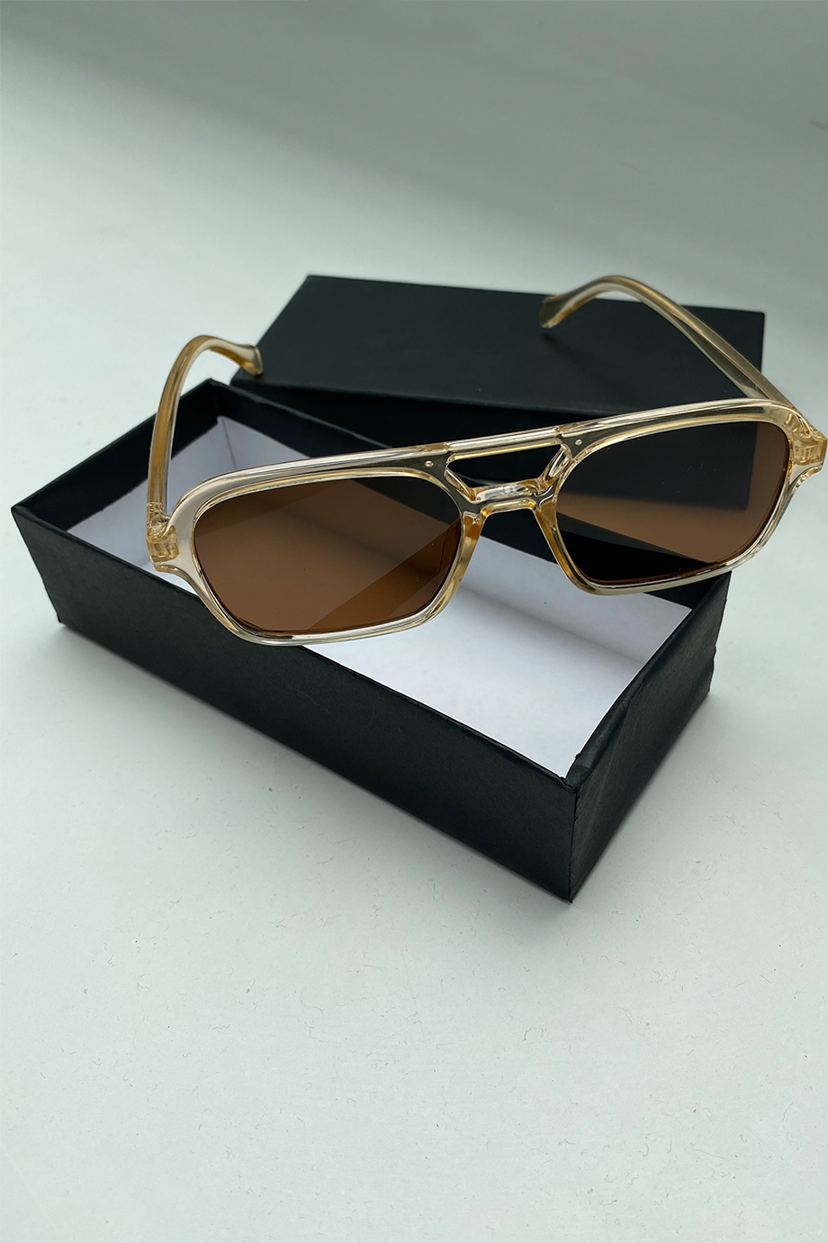 BAL KÜPÜ RENGİ UNISEX GÖZLÜK