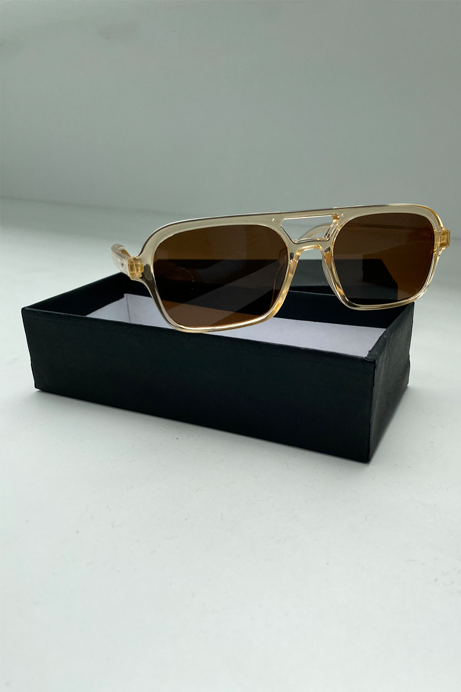 BAL KÜPÜ RENGİ UNISEX GÖZLÜK