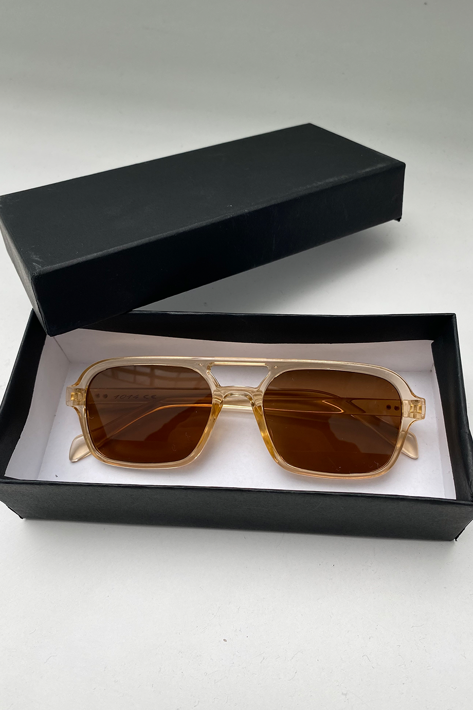 BAL KÜPÜ RENGİ UNISEX GÖZLÜK