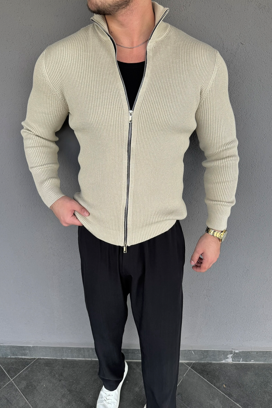 BEJ DİK YAKA FERMUARLI BASİC HIRKA