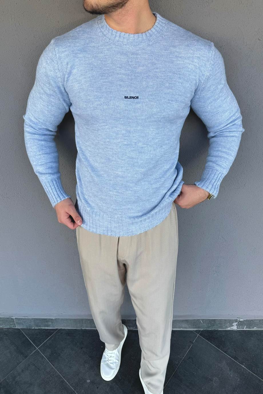 BUZ MAVİSİ SİLENCE NAKIŞLI TAM KALIP KAZAK