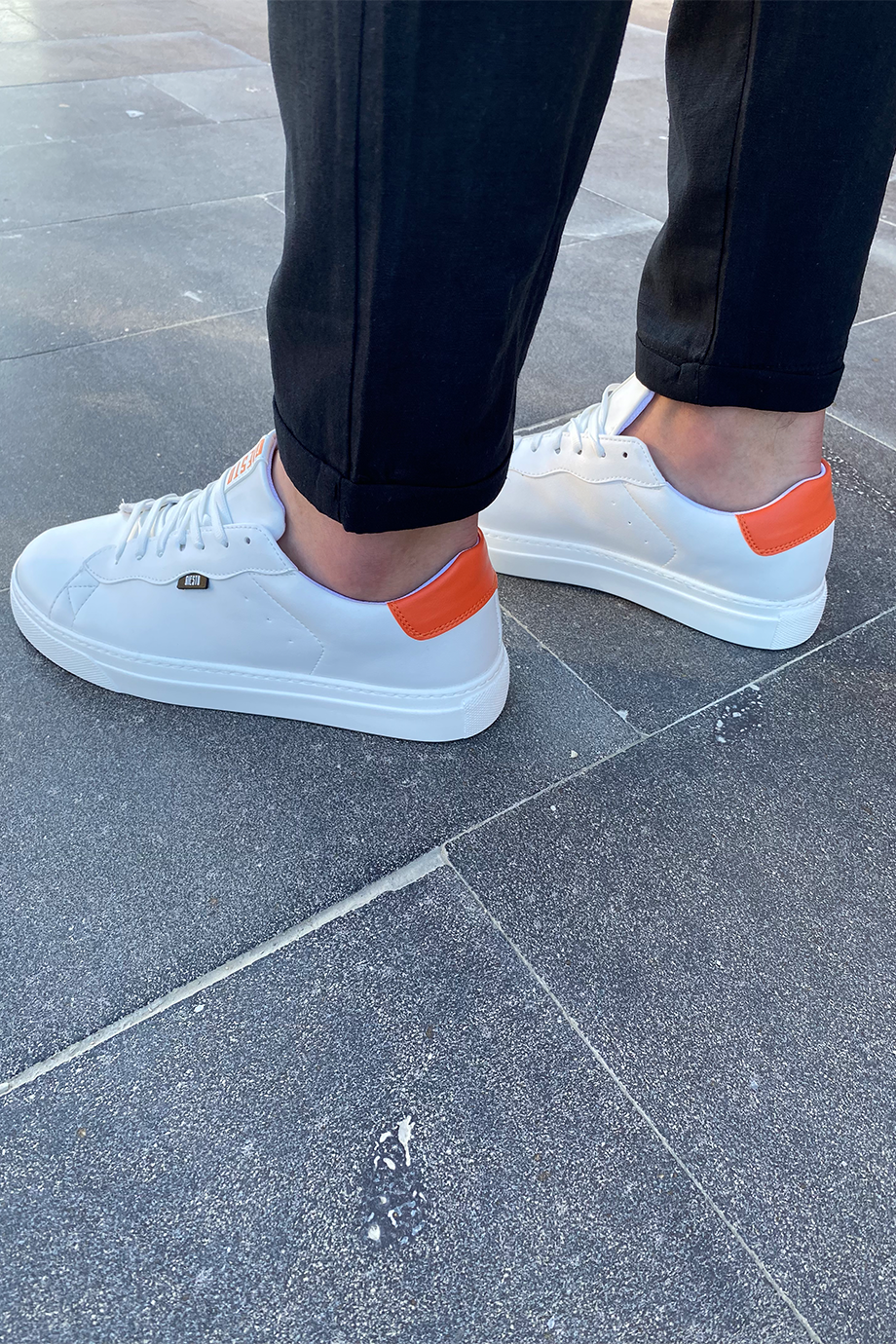 BEYAZ-TURUNCU DERİ BASİC AYAKKABI