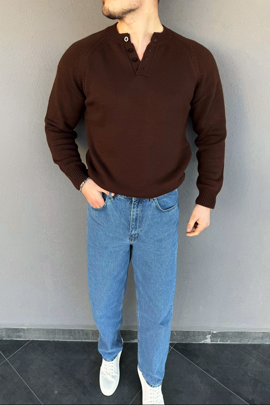 KAHVE HAKİM YAKA 3 DÜĞMELİ TRİKO KAZAK