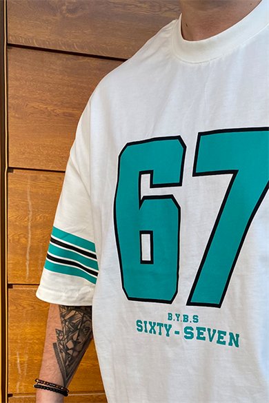 67 BASKILI OVERSIZE BEYAZ T-SHİRT