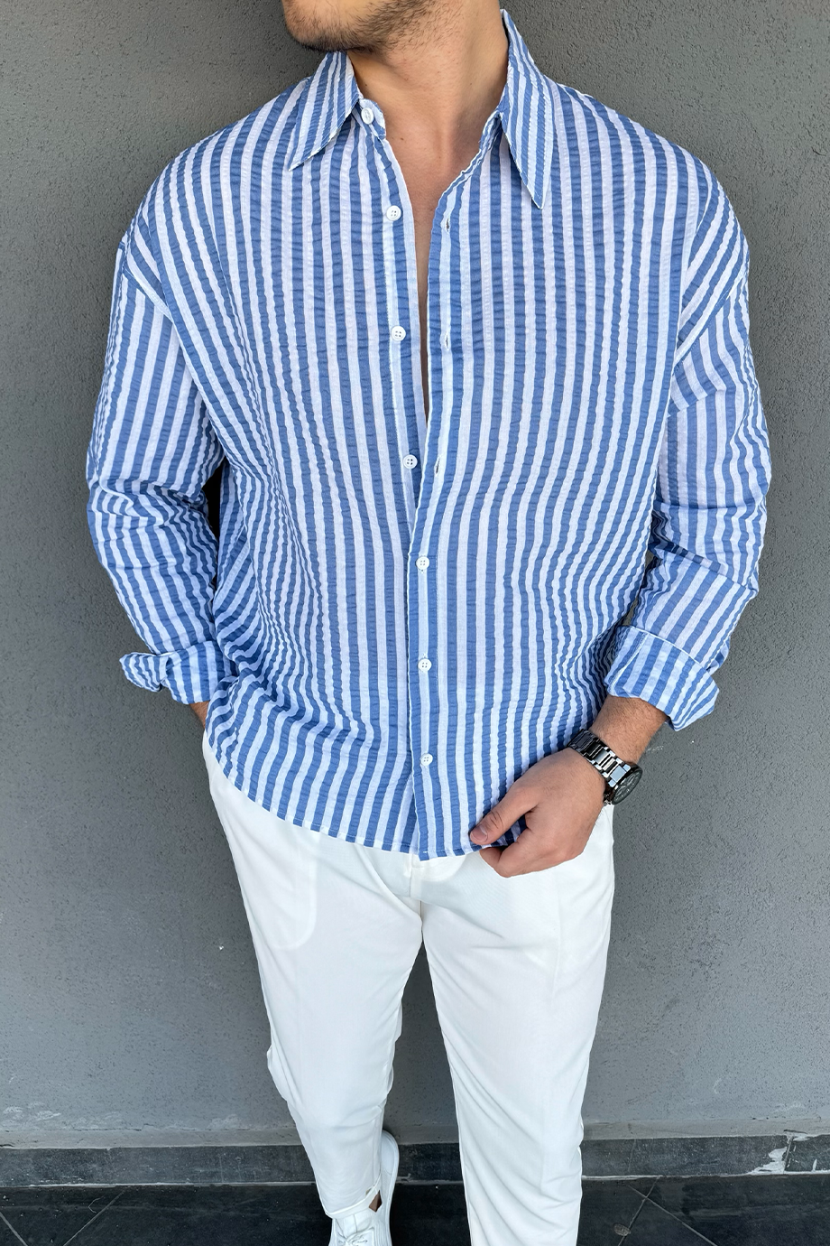 AÇIK MAVİ-BEYAZ ÇİZGİLİ GÖMLEK