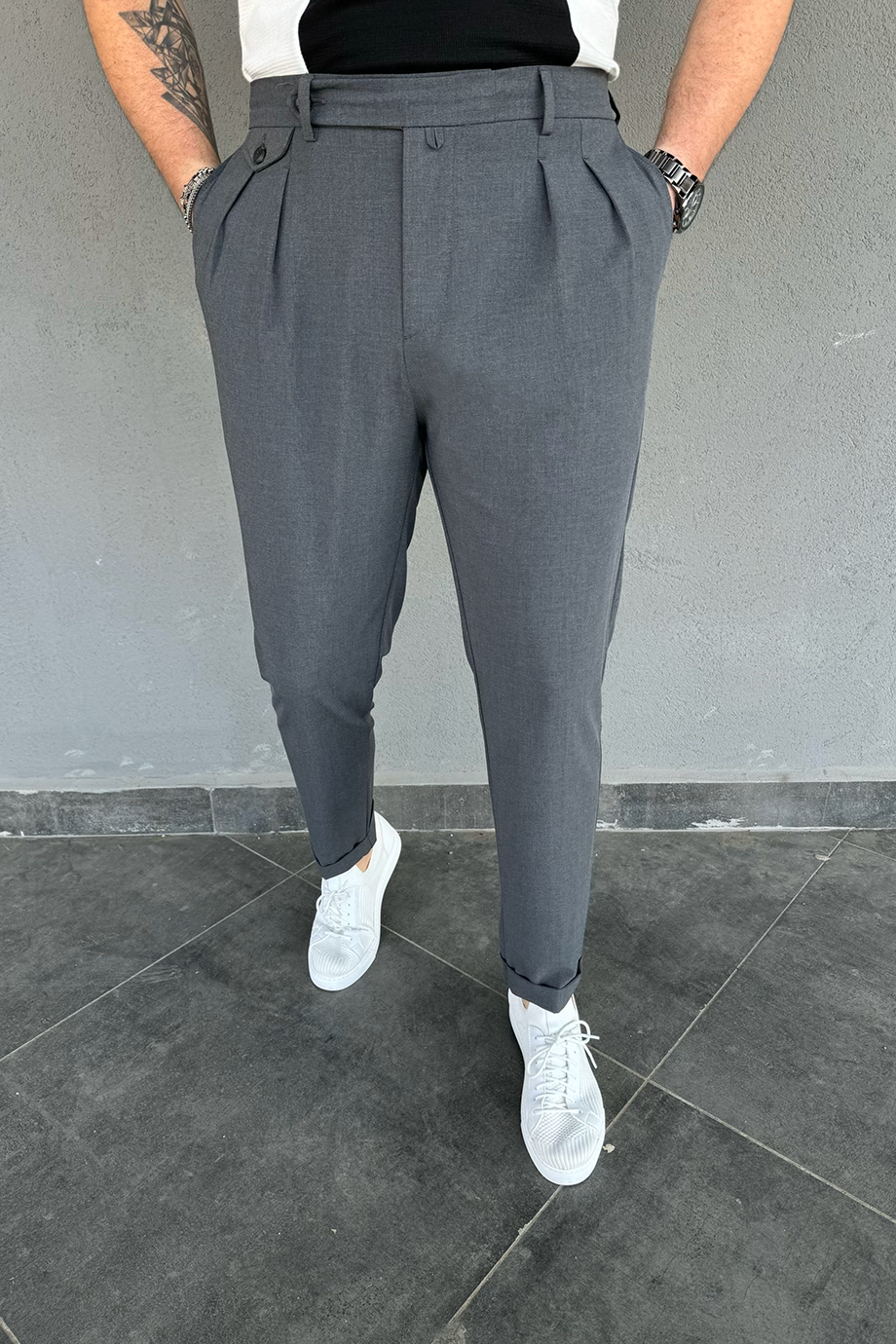 ANTRASİT İTALYAN KESİM DÜĞME DETAYLI PANTALON