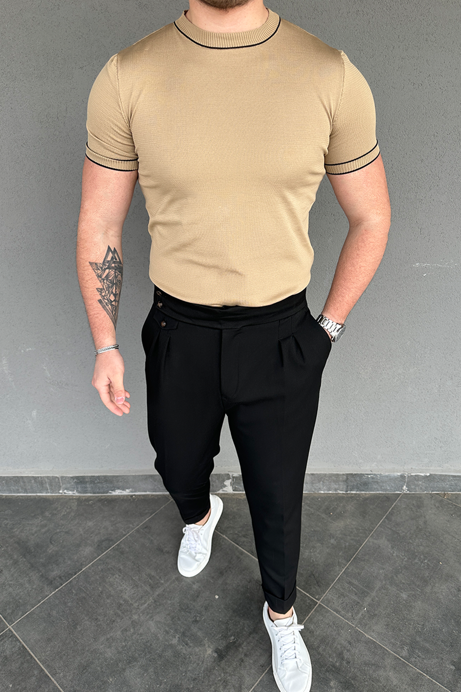 BEJ BOYUN VE KOL ÇİZGİLİ TRİKO