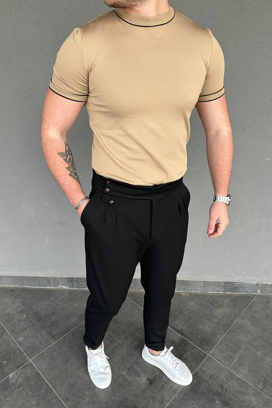 BEJ BOYUN VE KOL ÇİZGİLİ TRİKO