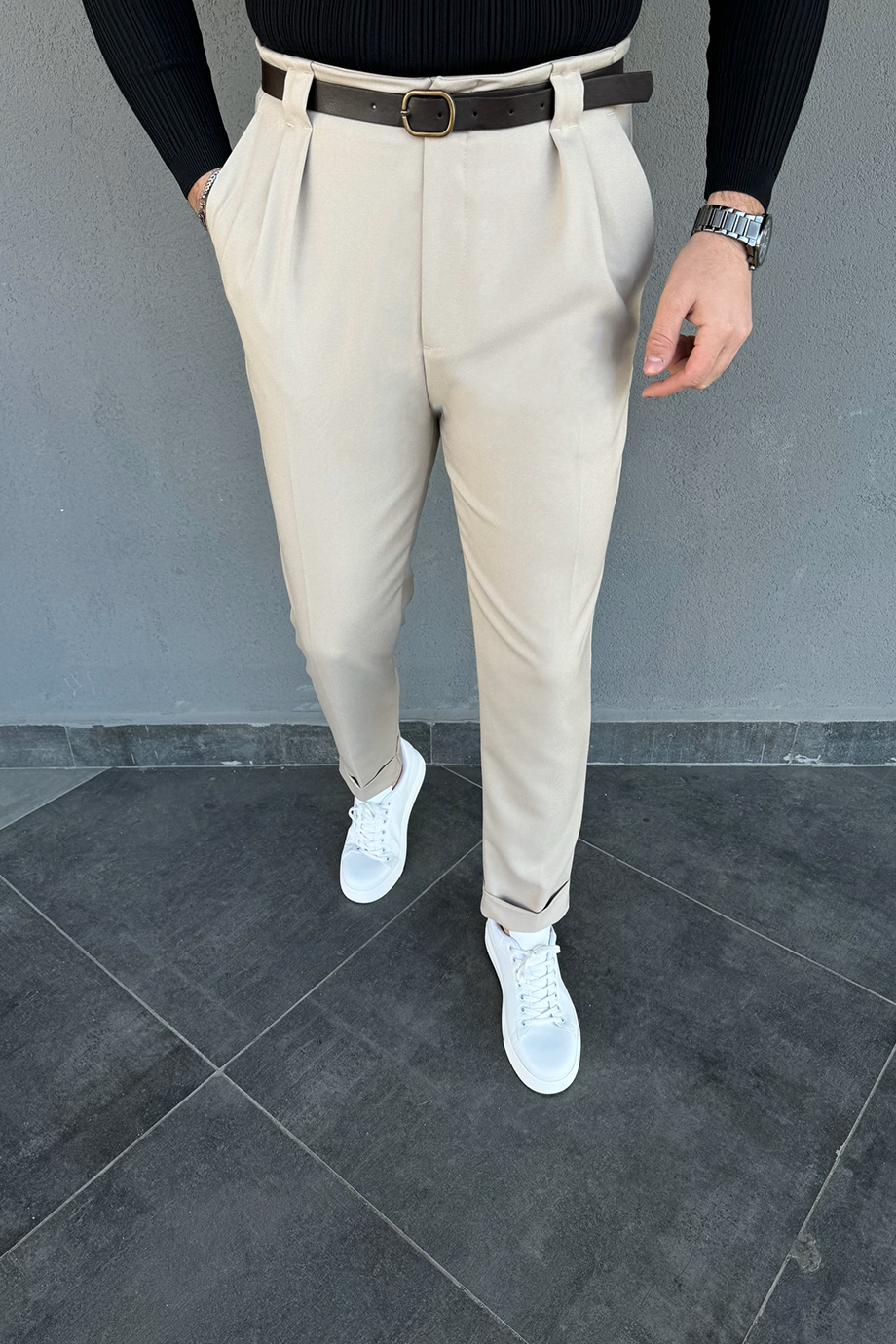 BEJ KEMER DETAYLI İTALYAN KESİM PANTALON