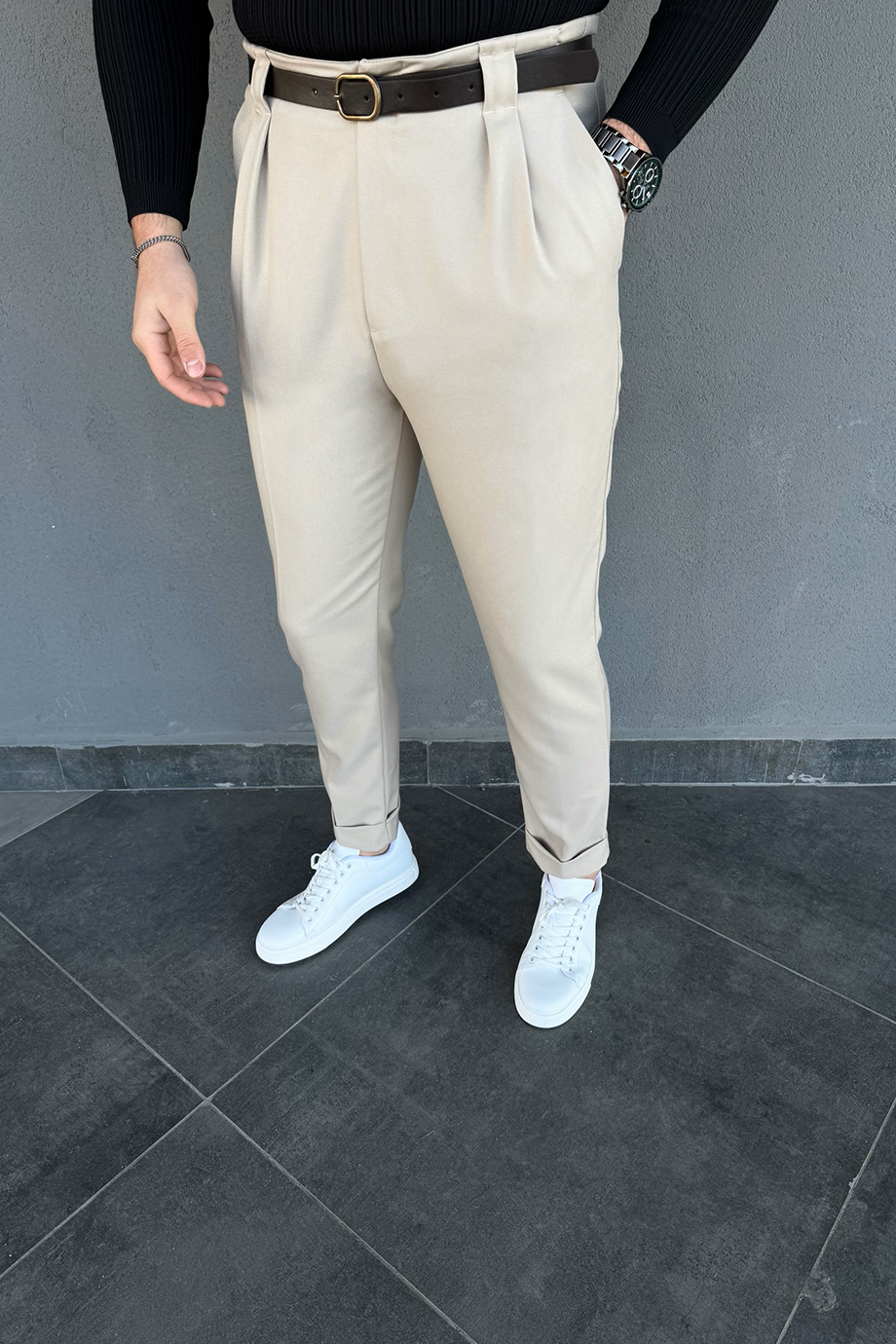 BEJ KEMER DETAYLI İTALYAN KESİM PANTALON