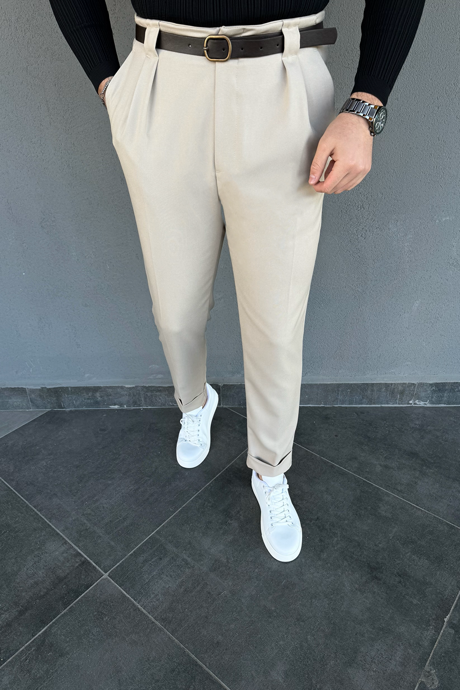 BEJ KEMER DETAYLI İTALYAN KESİM PANTALON