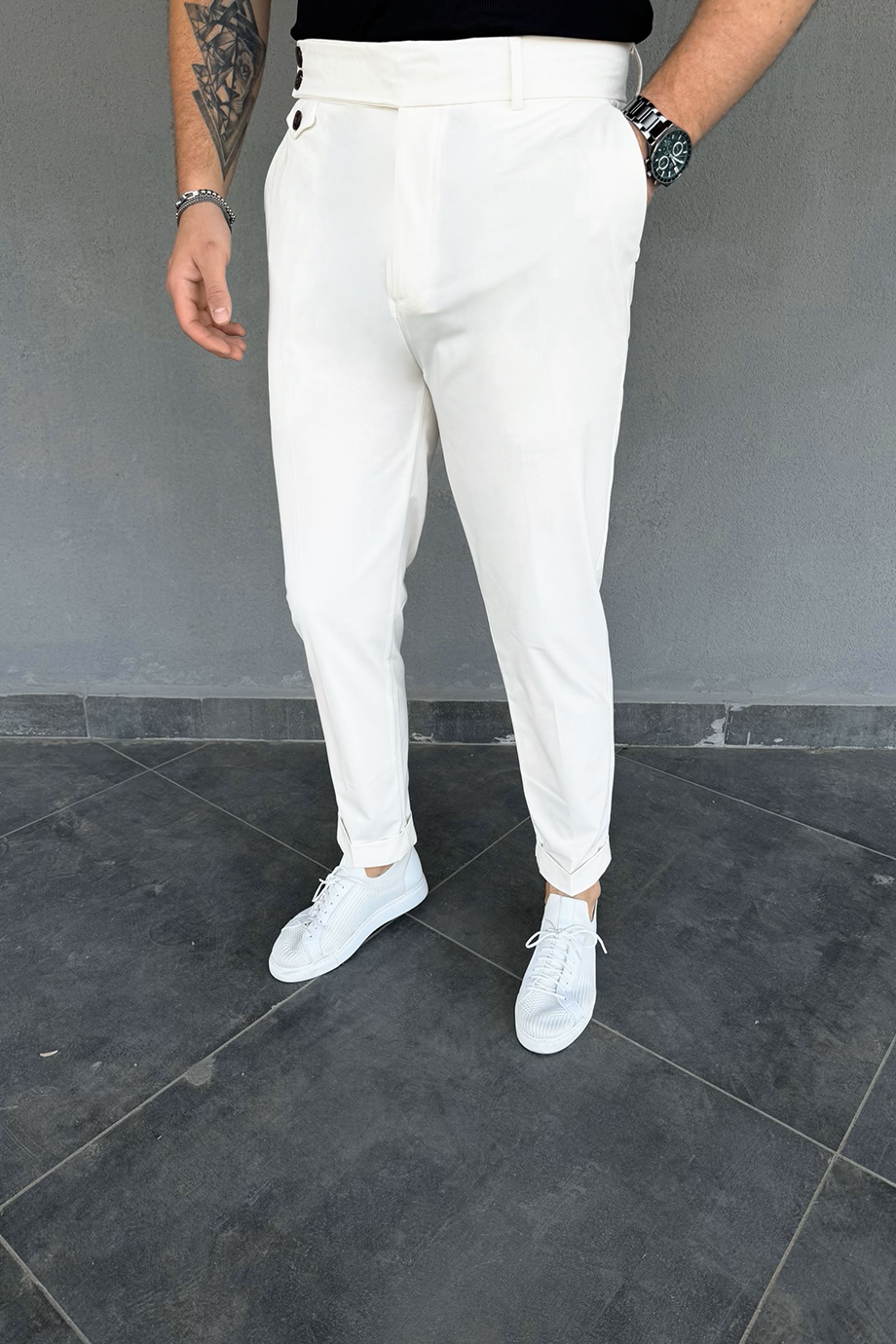 BEYAZ DÜĞME CEPÇİK DETAYLI İTALYAN KESİM PANTALON