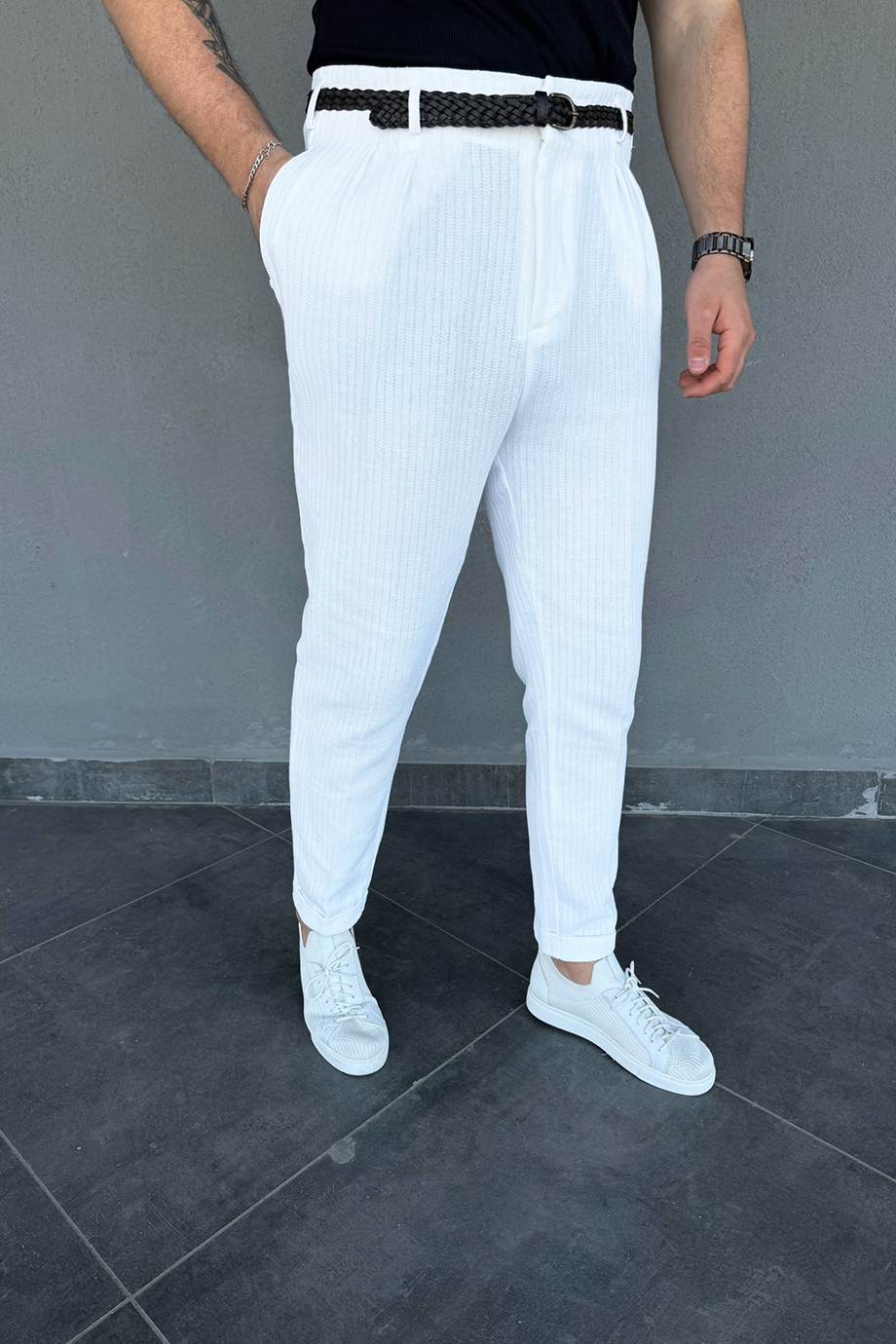 BEYAZ İTALYAN KESİM DESENLİ KENDİNDEN KEMERLİ PANTALON