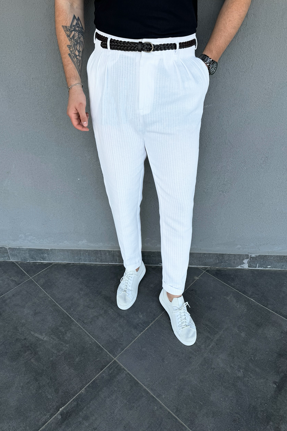 BEYAZ İTALYAN KESİM DESENLİ KENDİNDEN KEMERLİ PANTALON