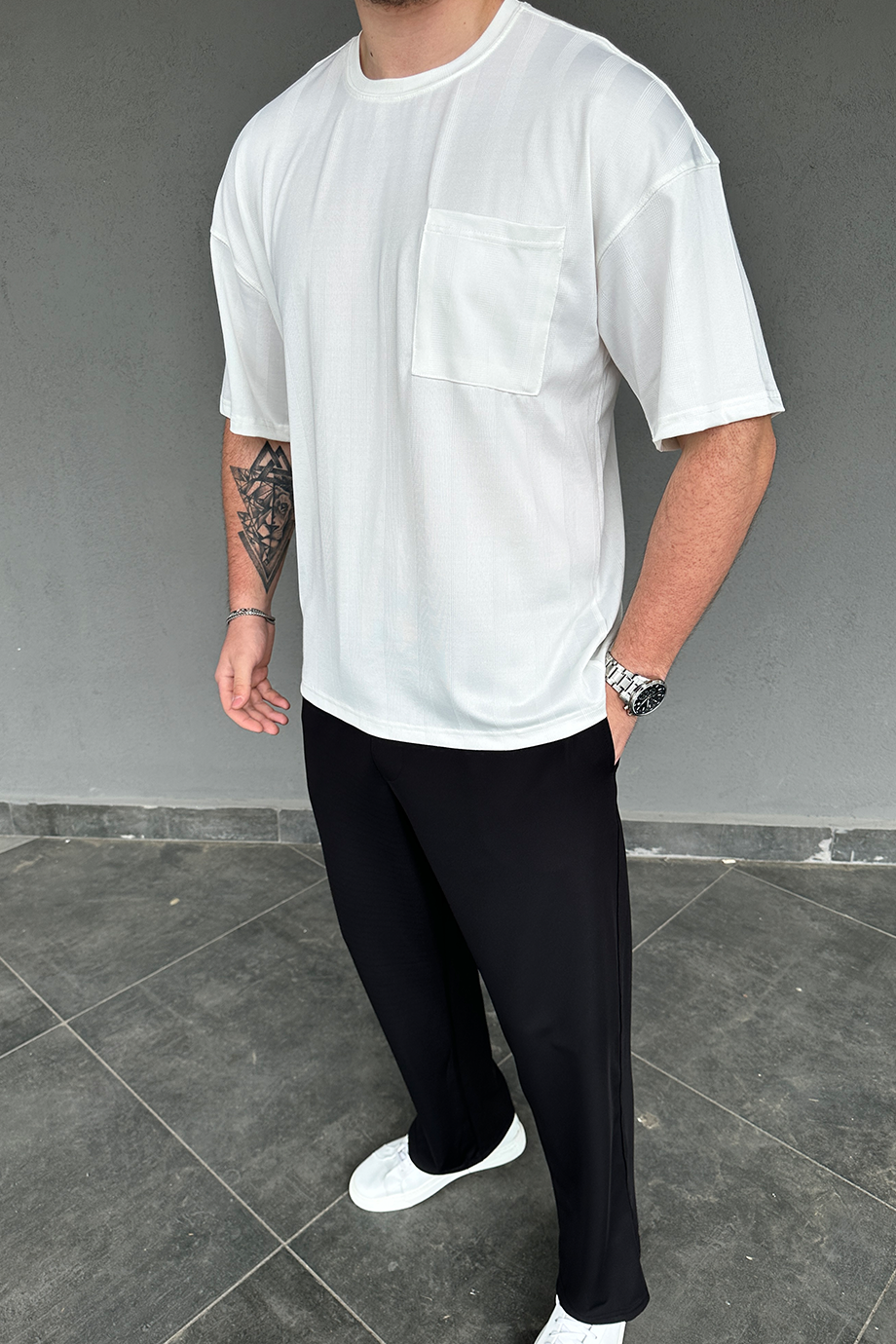 BEYAZ JAKARLI OVERSIZE T-SHIRT