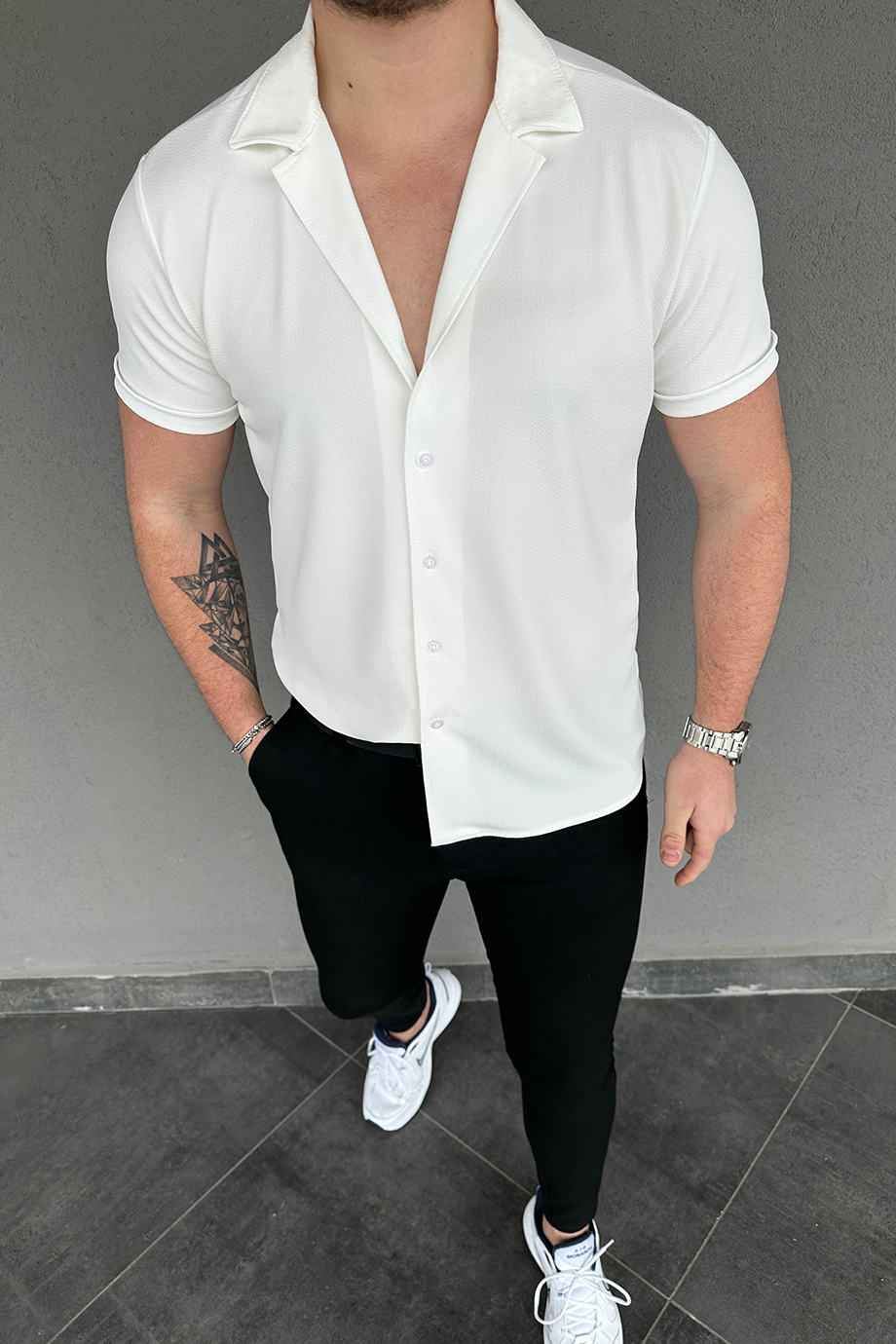 BEYAZ KISA KOLLU GÖMLEK