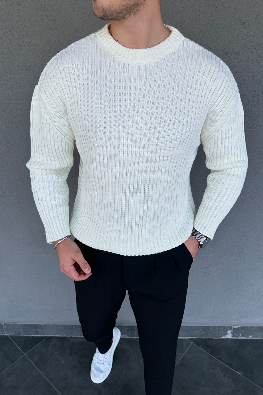 BEYAZ OVERSIZE KALIP ÖRME KAZAK