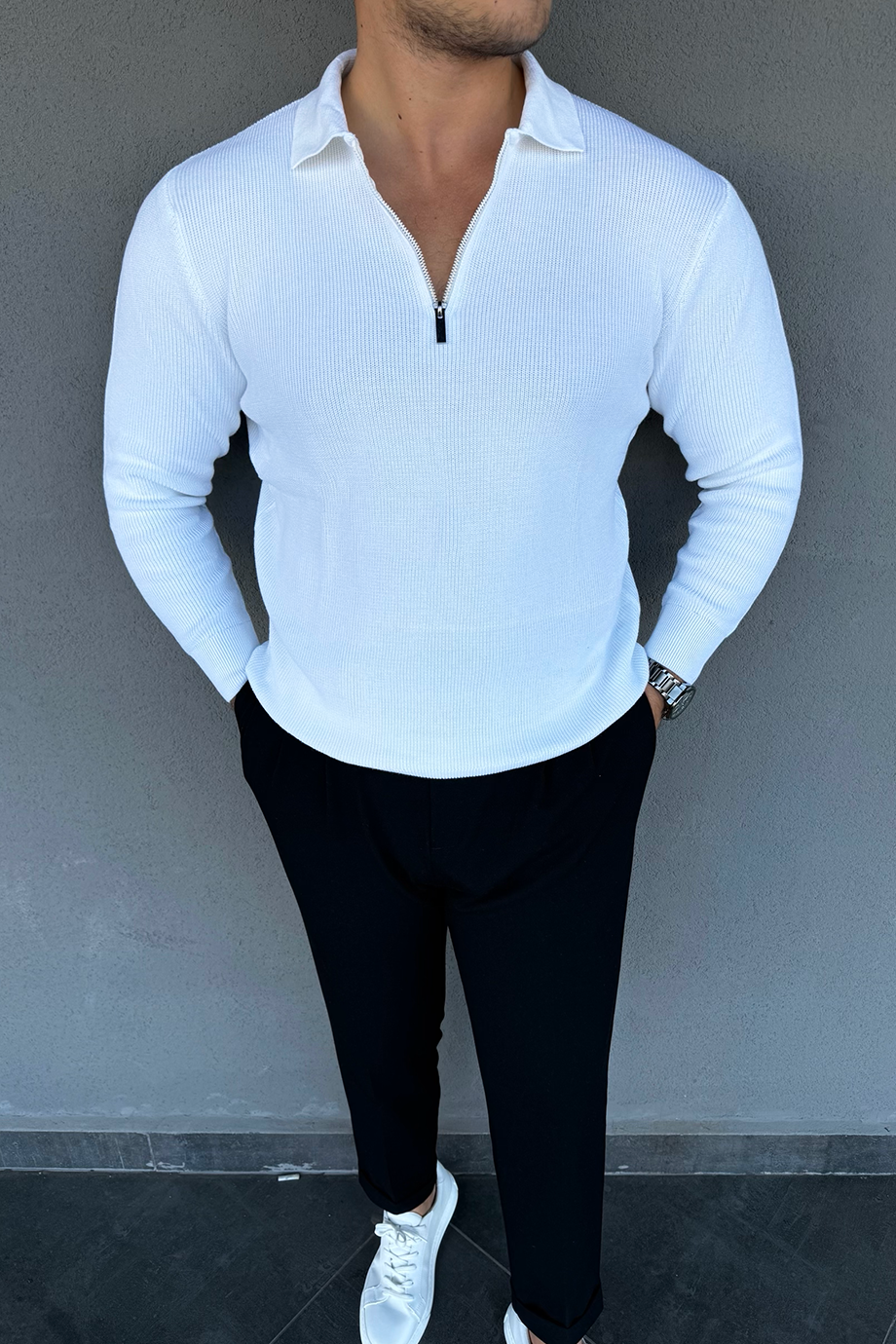 BEYAZ YARIM FERMUARLI İNCE ÖRME KAZAK