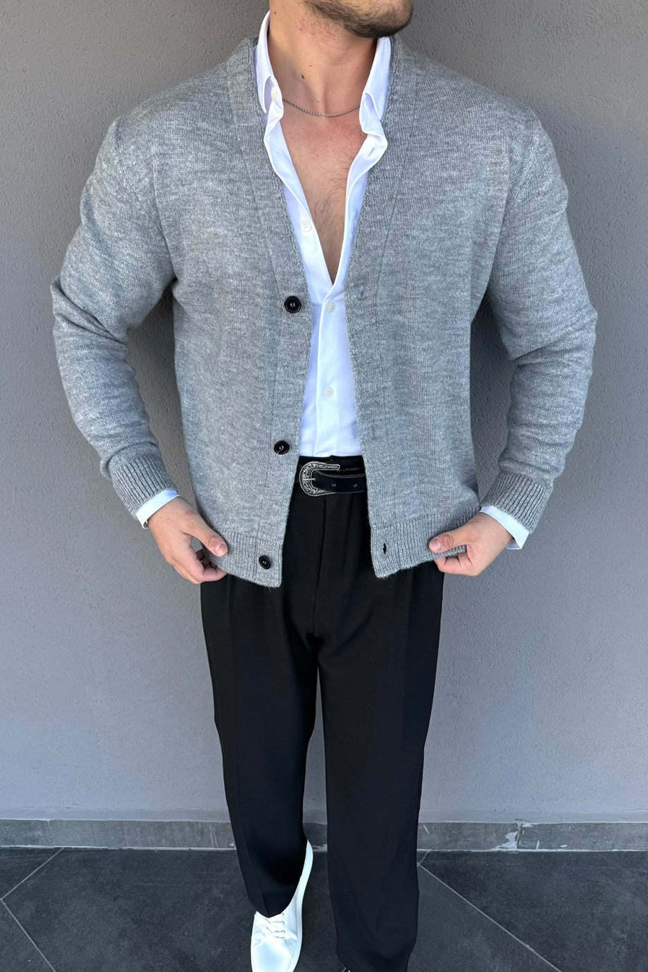 GRİ ÖZEL TASARIM HIRKA