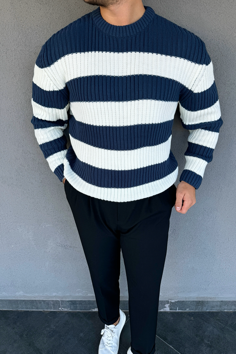 İNDİGO-EKRU ÇİZGİLİ OVERSIZE KALIP ÖRME KAZAK