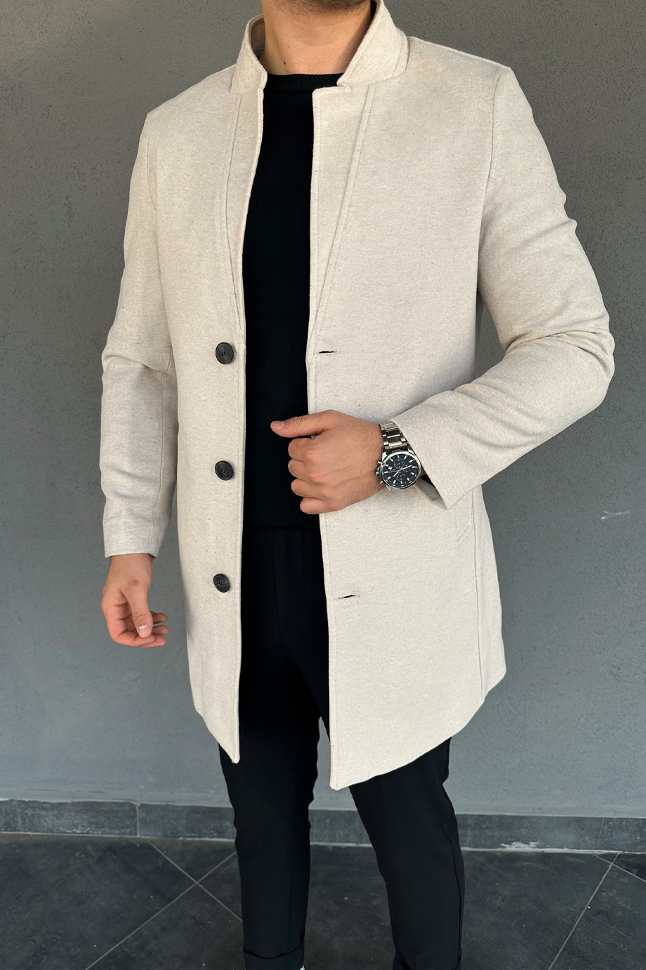 KIRIK BEYAZ HAKİM YAKA KAŞE KABAN