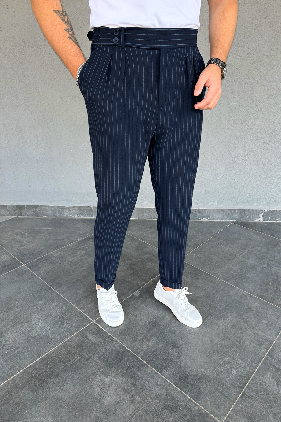 LACİVERT İTALYAN KESİM DİKEY ÇİZGİLİ BEL 2 DÜĞME DETAYLI PANTALON