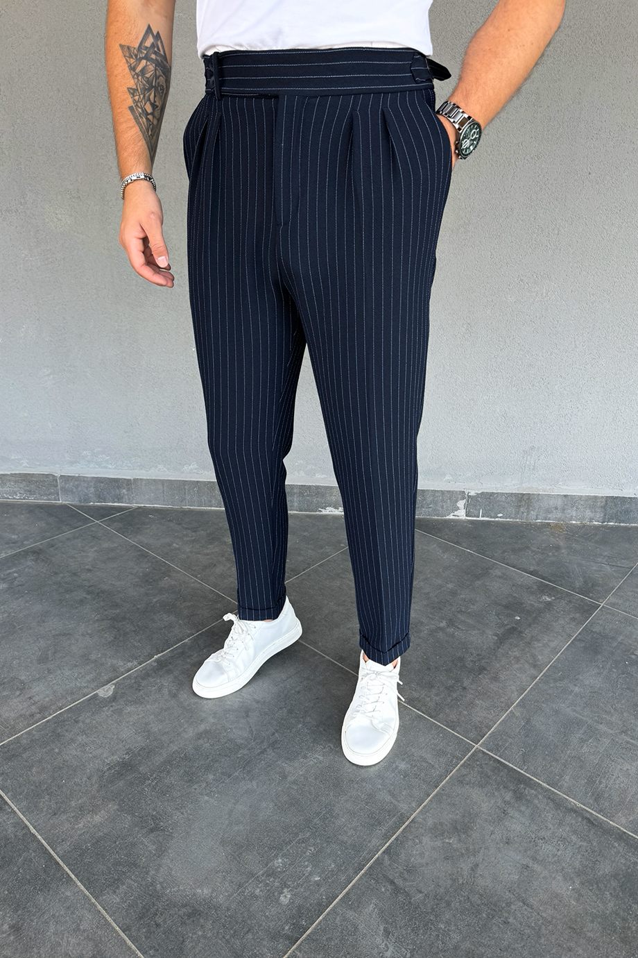 LACİVERT İTALYAN KESİM DİKEY ÇİZGİLİ BEL 2 DÜĞME DETAYLI PANTALON